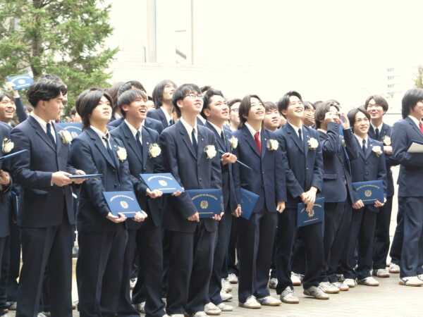 卒業式終わったので　値下げます　磯城野高校　男子　制服　　応相談 次男の高校の卒業式でした*。 その朝、亡き夫の夢で目覚めて、 同じ